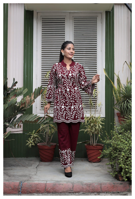 Elegant Teal Embroidered Kurta Set with Floral Motifs